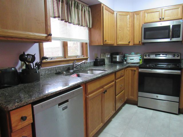 98 Fernwood Circle, Newport City, VT 05855