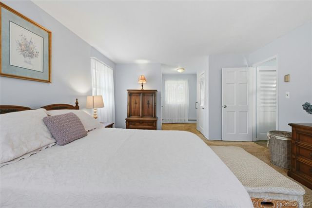 5 Crabapple Court, Mount Sinai, NY 11766
