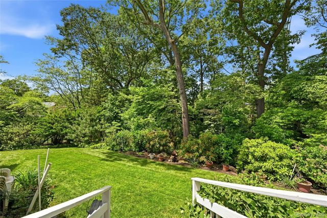 5 Crabapple Court, Mount Sinai, NY 11766