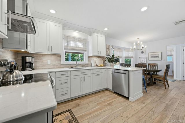 5 Crabapple Court, Mount Sinai, NY 11766