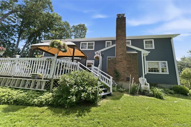 5 Crabapple Court, Mount Sinai, NY 11766