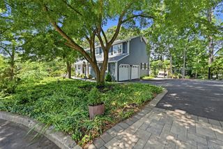5 Crabapple Court, Mount Sinai, NY 11766