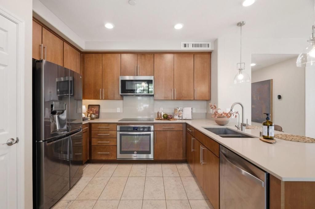 Image 14 of property listing at 280 William Manly Street 6, San Jose, CA 95136