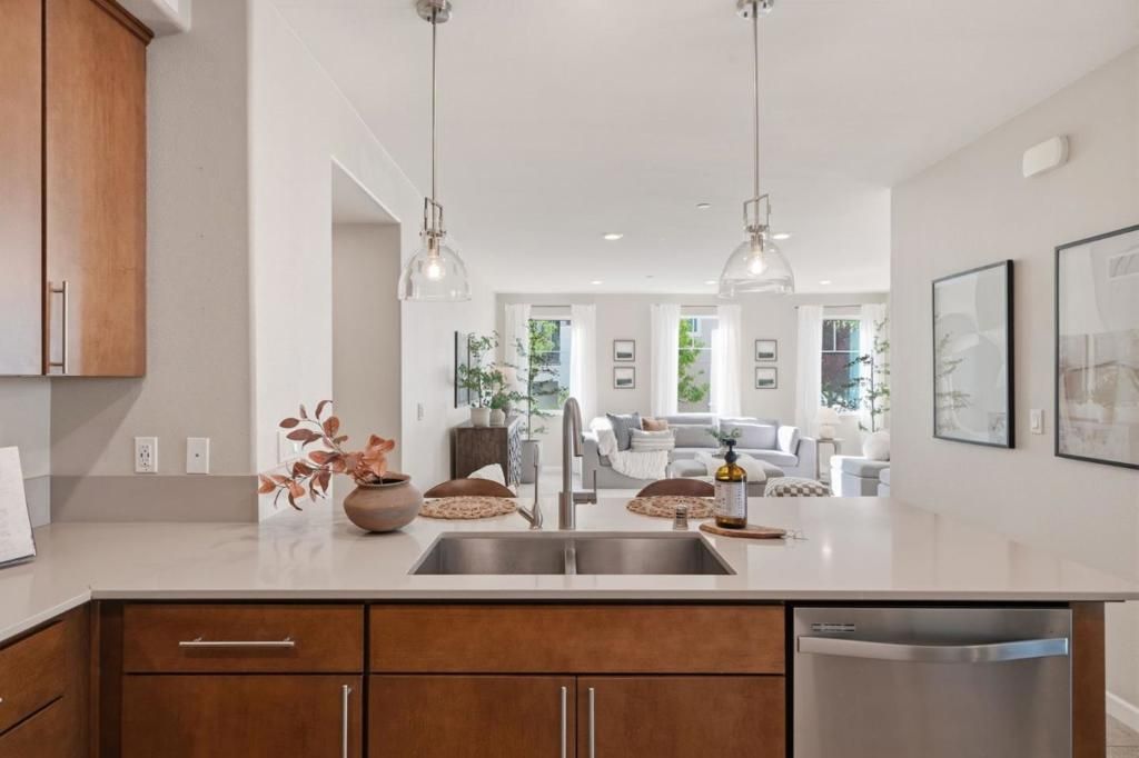 Image 16 of property listing at 280 William Manly Street 6, San Jose, CA 95136