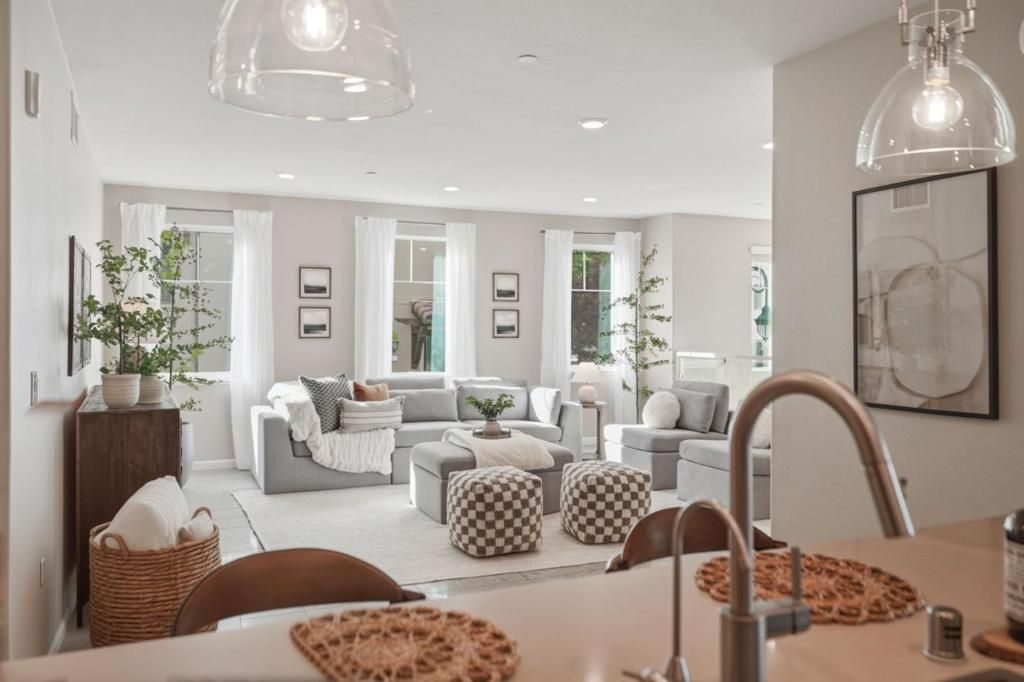 Image 18 of property listing at 280 William Manly Street 6, San Jose, CA 95136