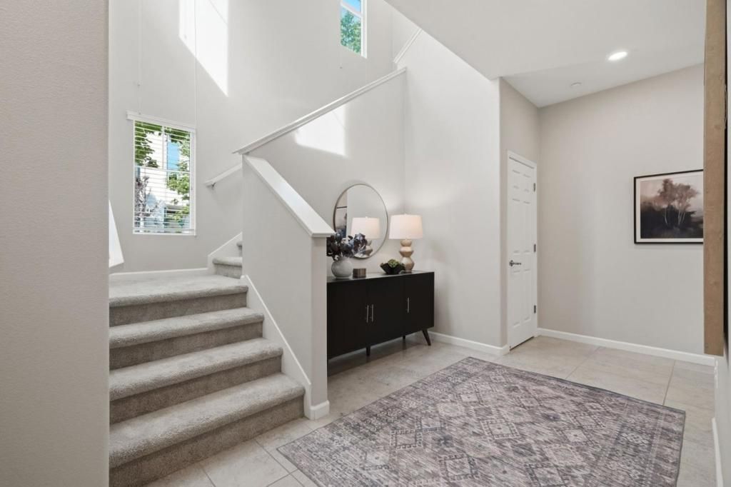 Image 2 of property listing at 280 William Manly Street 6, San Jose, CA 95136