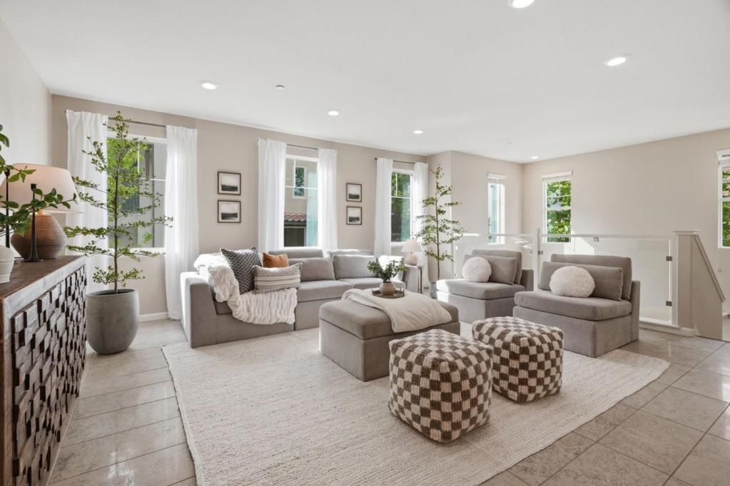 Image 3 of property listing at 280 William Manly Street 6, San Jose, CA 95136