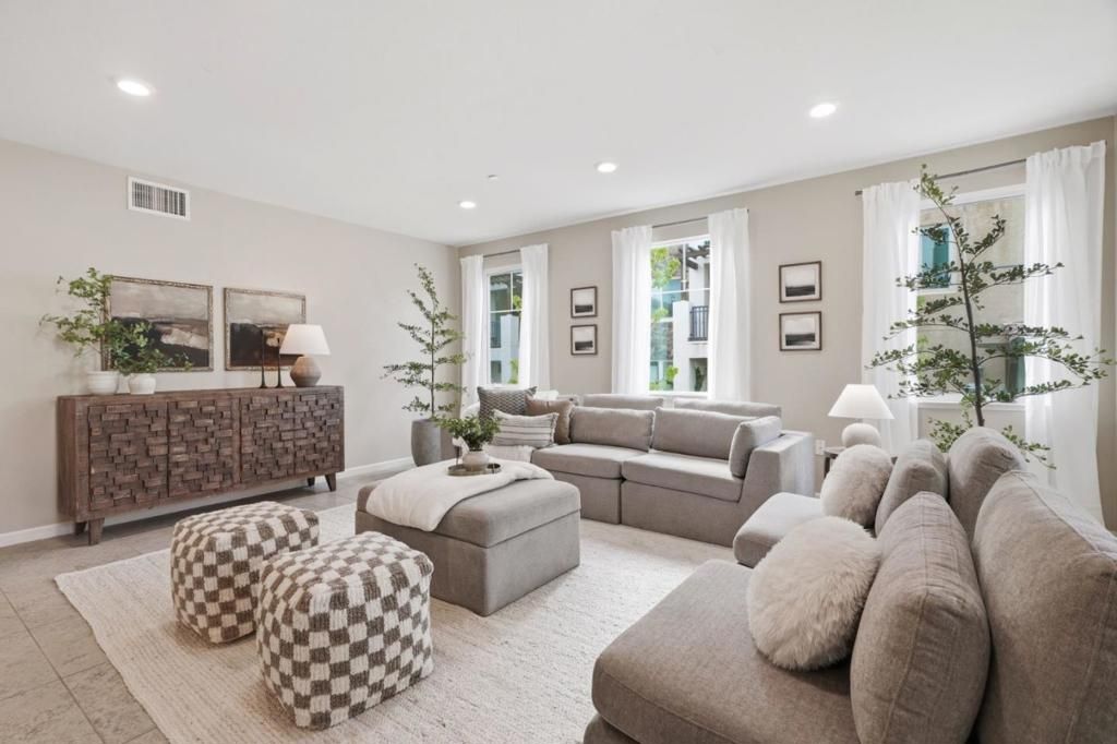 Image 8 of property listing at 280 William Manly Street 6, San Jose, CA 95136