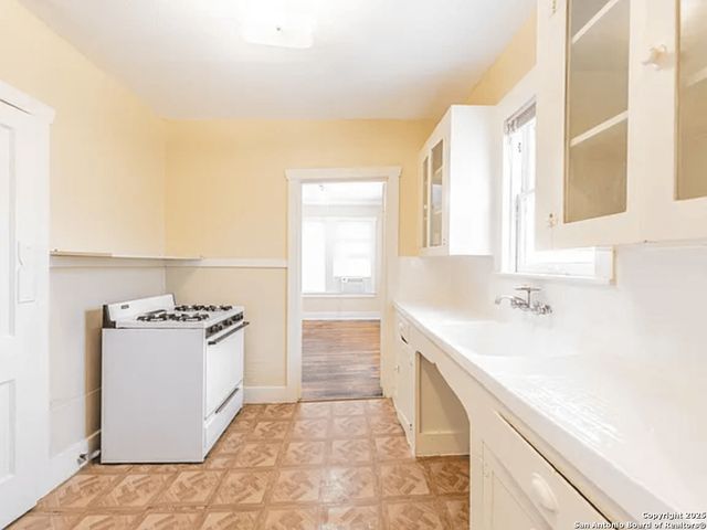 631 E Ashby, San Antonio, TX 78212