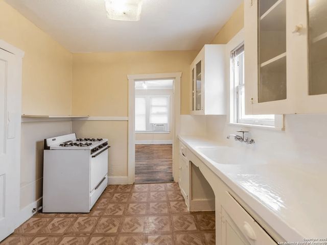 631 E Ashby, San Antonio, TX 78212