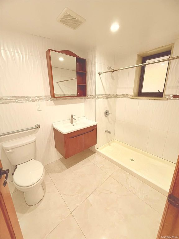 108-38 41st Avenue 1A, Corona, NY 11368 — photo 5
