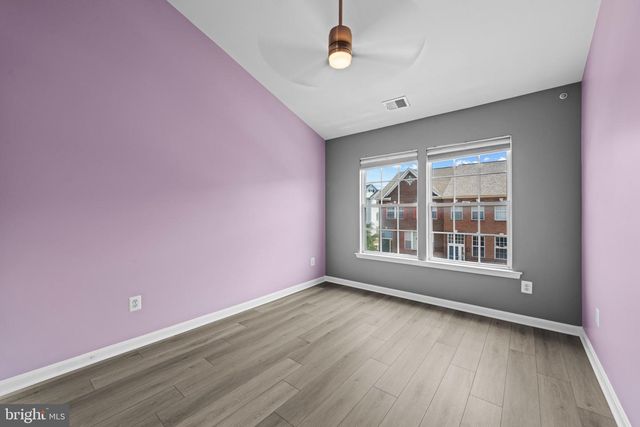 2598 LOGAN WOOD DR, Herndon, VA 20171