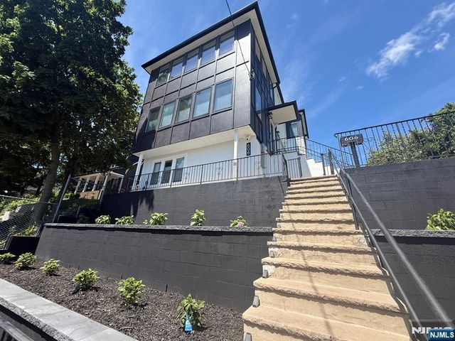 606 5th Street, Carlstadt, NJ 07072