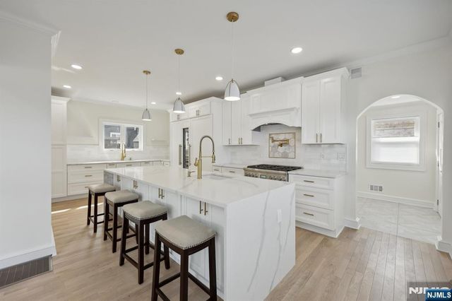 606 5th Street, Carlstadt, NJ 07072