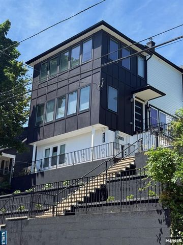606 5th Street, Carlstadt, NJ 07072
