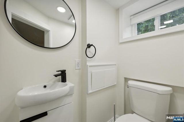 606 5th Street, Carlstadt, NJ 07072