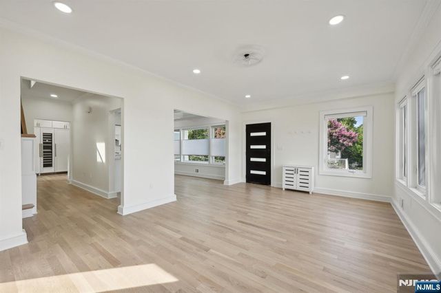 606 5th Street, Carlstadt, NJ 07072