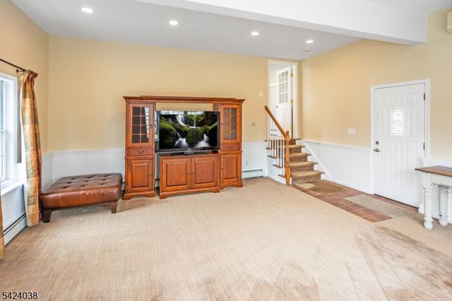 25 Tamarack Dr, Roxbury Twp., NJ 07876