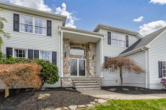 25 Tamarack Dr, Roxbury Twp., NJ 07876