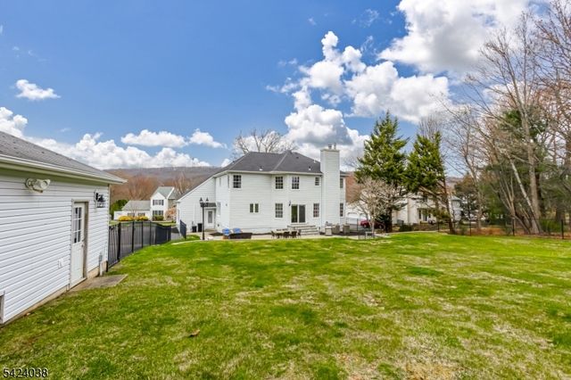 25 Tamarack Dr, Roxbury Twp., NJ 07876