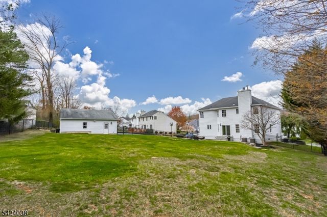 25 Tamarack Dr, Roxbury Twp., NJ 07876