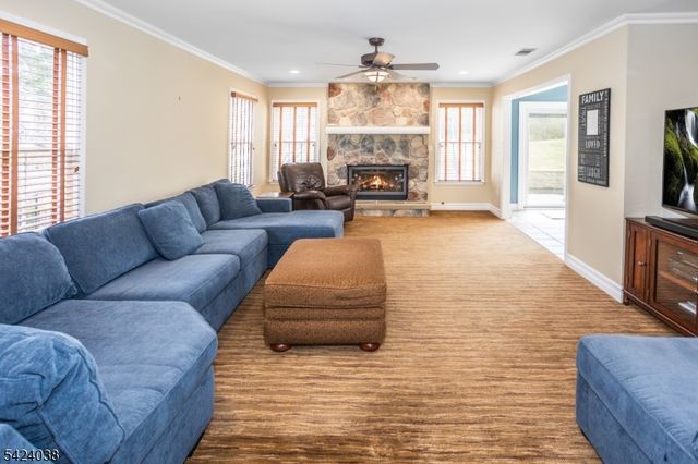 25 Tamarack Dr, Roxbury Twp., NJ 07876