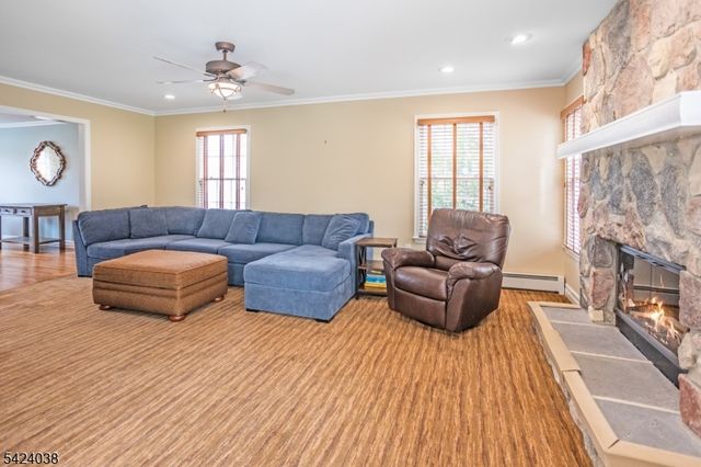 25 Tamarack Dr, Roxbury Twp., NJ 07876