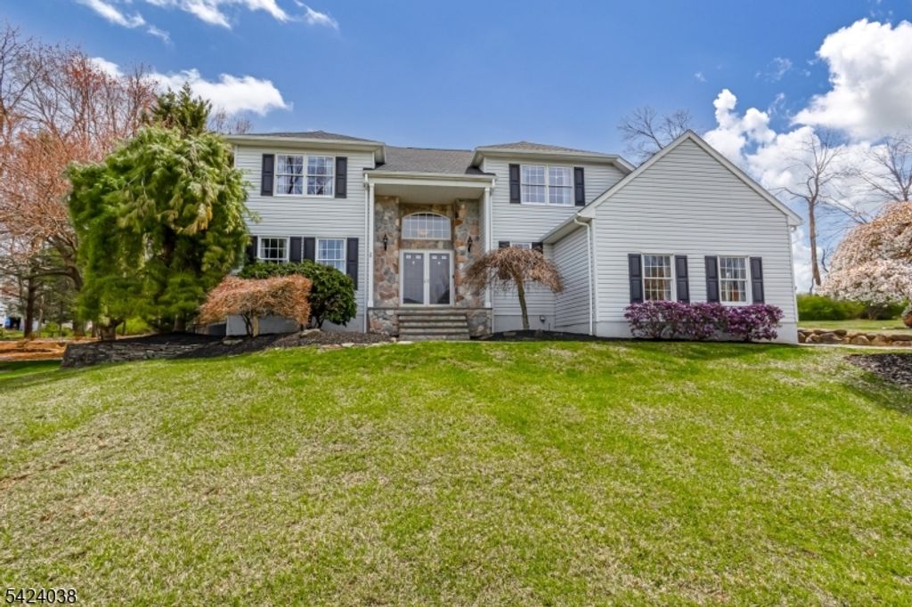 25 Tamarack Dr, Roxbury Twp., NJ 07876