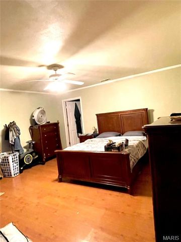 1203 E Lake Drive, Perryville, MO 63775