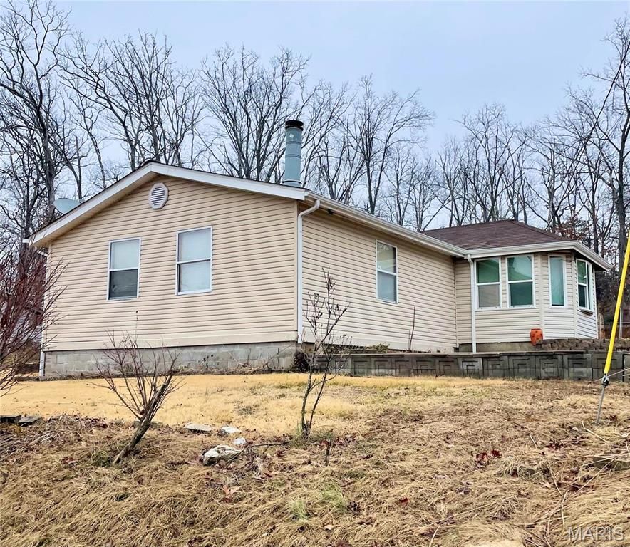 1203 E Lake Drive, Perryville, MO 63775