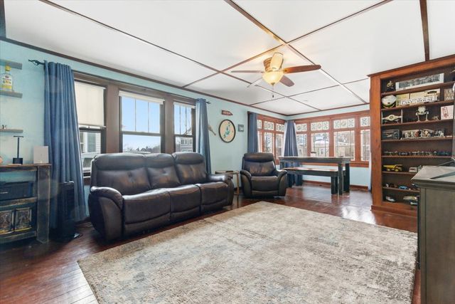 42169 N 6th Avenue, Antioch, IL 60002