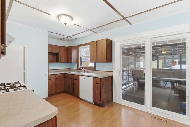 42169 N 6th Avenue, Antioch, IL 60002