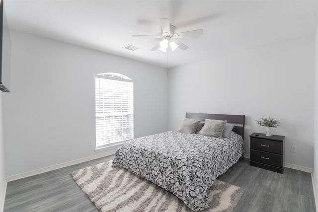 2006 Creek Run Drive, Pearland, TX 77584