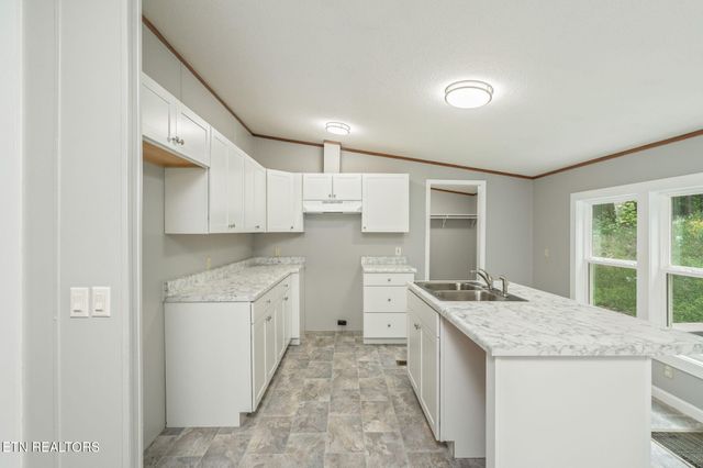 130 Westford Drive, Strawberry Plains, TN 37871