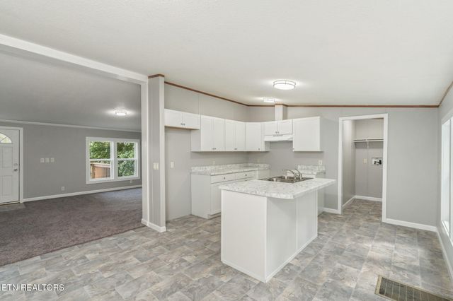 130 Westford Drive, Strawberry Plains, TN 37871