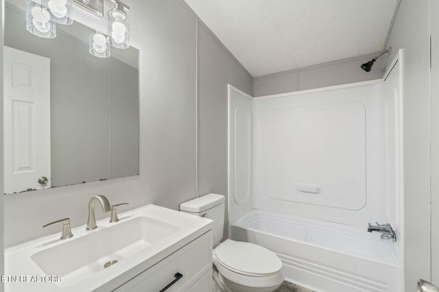 130 Westford Drive, Strawberry Plains, TN 37871