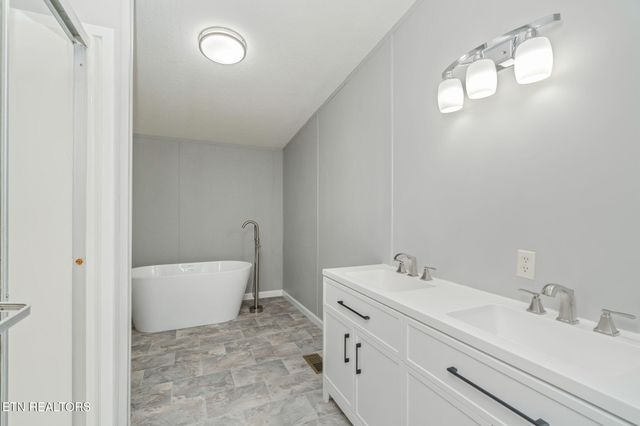 130 Westford Drive, Strawberry Plains, TN 37871