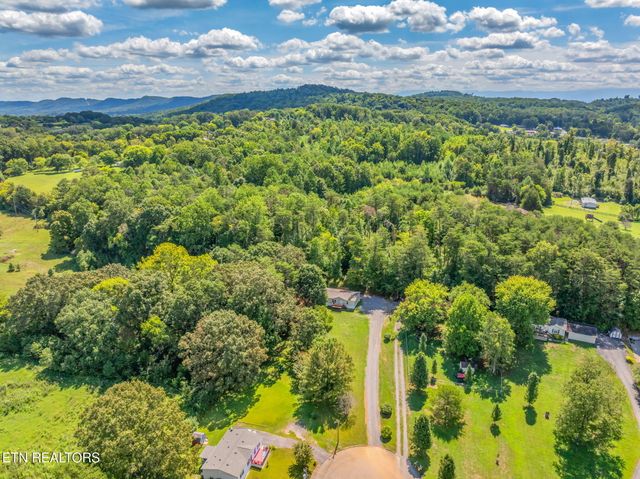 130 Westford Drive, Strawberry Plains, TN 37871