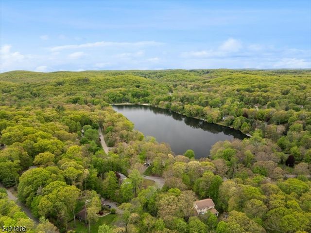 125 Kitchell Lake Dr, West Milford Twp., NJ 07480