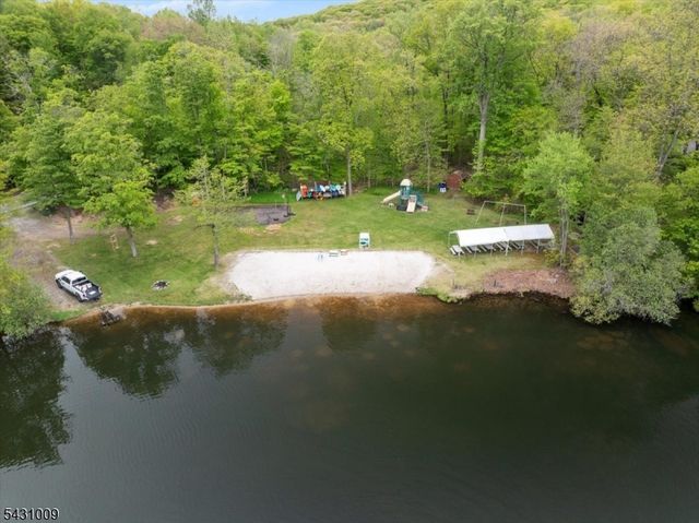 125 Kitchell Lake Dr, West Milford Twp., NJ 07480