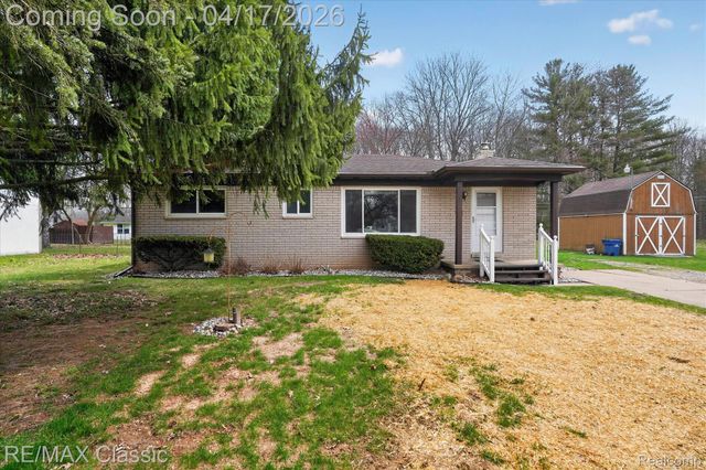 5060 Warmbriar Drive, White Lake Charter Township, MI 48383