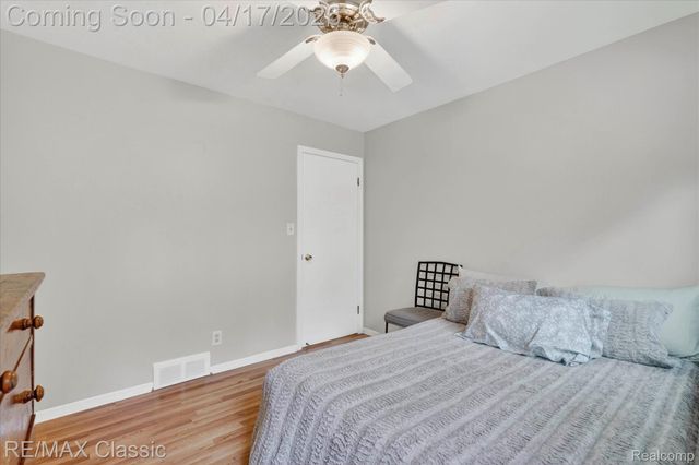 5060 Warmbriar Drive, White Lake Charter Township, MI 48383