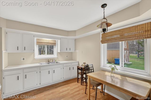 5060 Warmbriar Drive, White Lake Charter Township, MI 48383