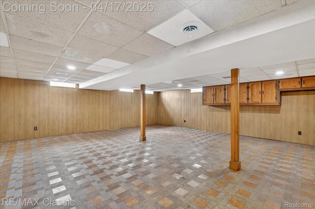 5060 Warmbriar Drive, White Lake Charter Township, MI 48383