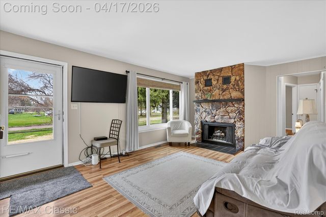 5060 Warmbriar Drive, White Lake Charter Township, MI 48383