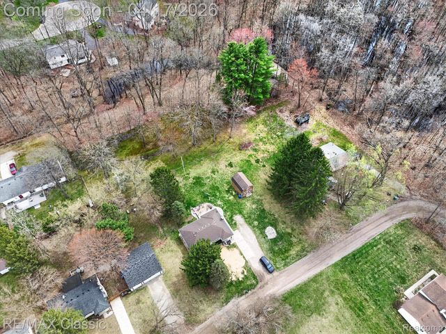 5060 Warmbriar Drive, White Lake Charter Township, MI 48383