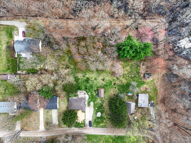 5060 Warmbriar Drive, White Lake Charter Township, MI 48383