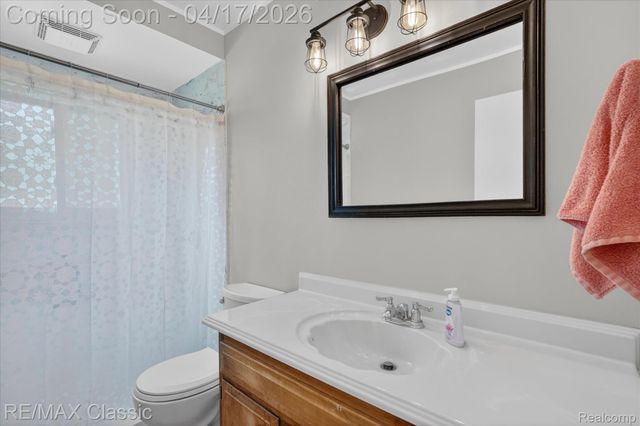 5060 Warmbriar Drive, White Lake Charter Township, MI 48383