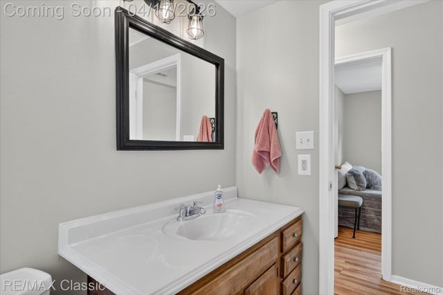 5060 Warmbriar Drive, White Lake Charter Township, MI 48383