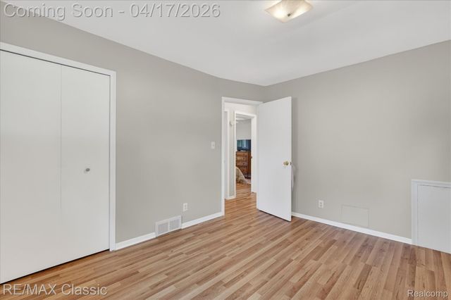 5060 Warmbriar Drive, White Lake Charter Township, MI 48383